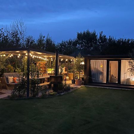 Dragonfly Glamping Spa Retreat Ashford  Exterior foto